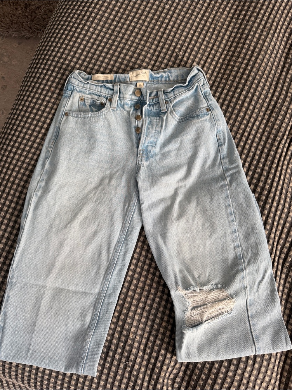 Mid rise 90s Baggy Light Blue Distressed High-Rise Women’s Jeans
